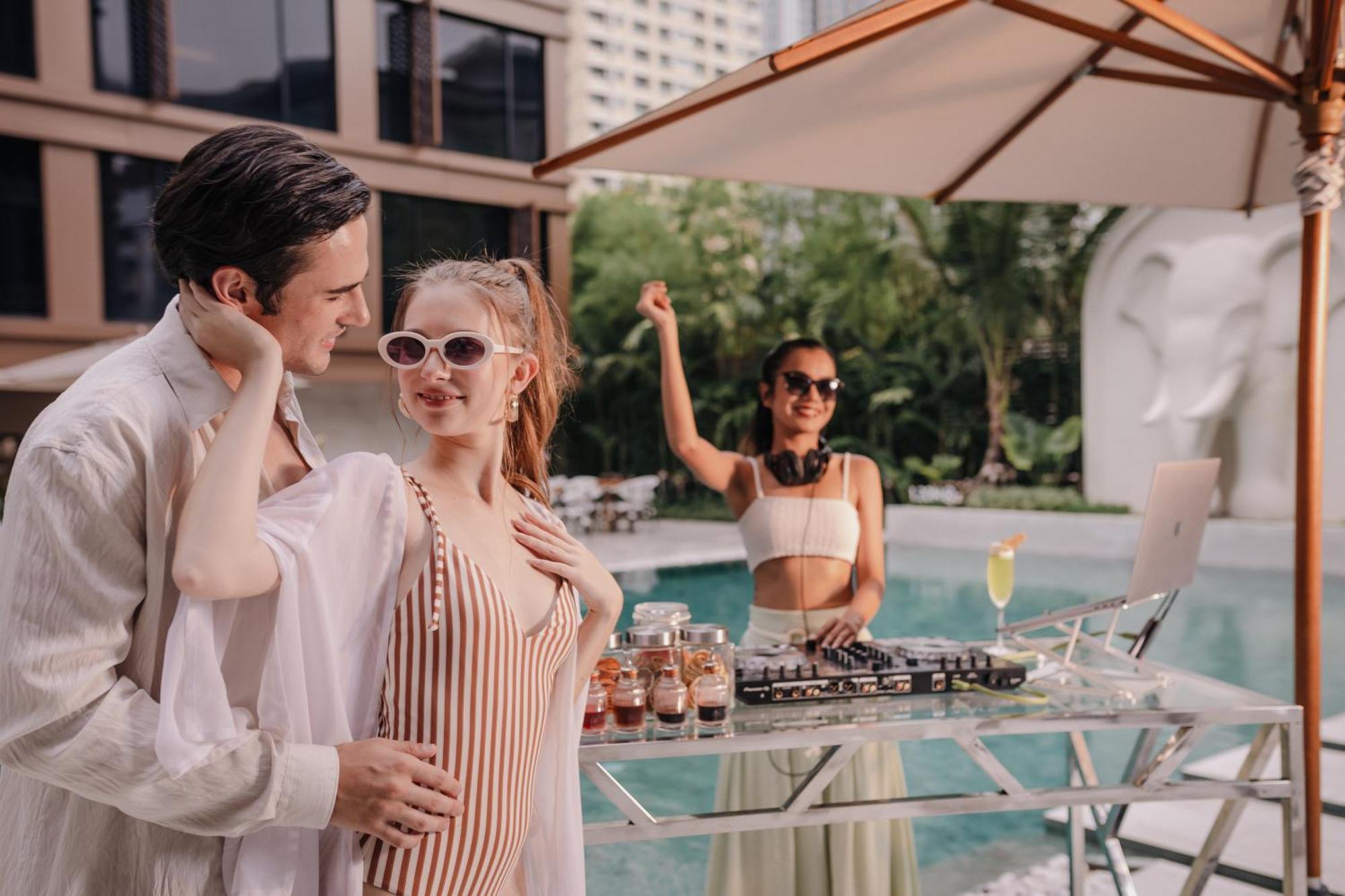 Nysa Hotel Bangkok Sukhumvit 11 Exterior photo The Pool Club