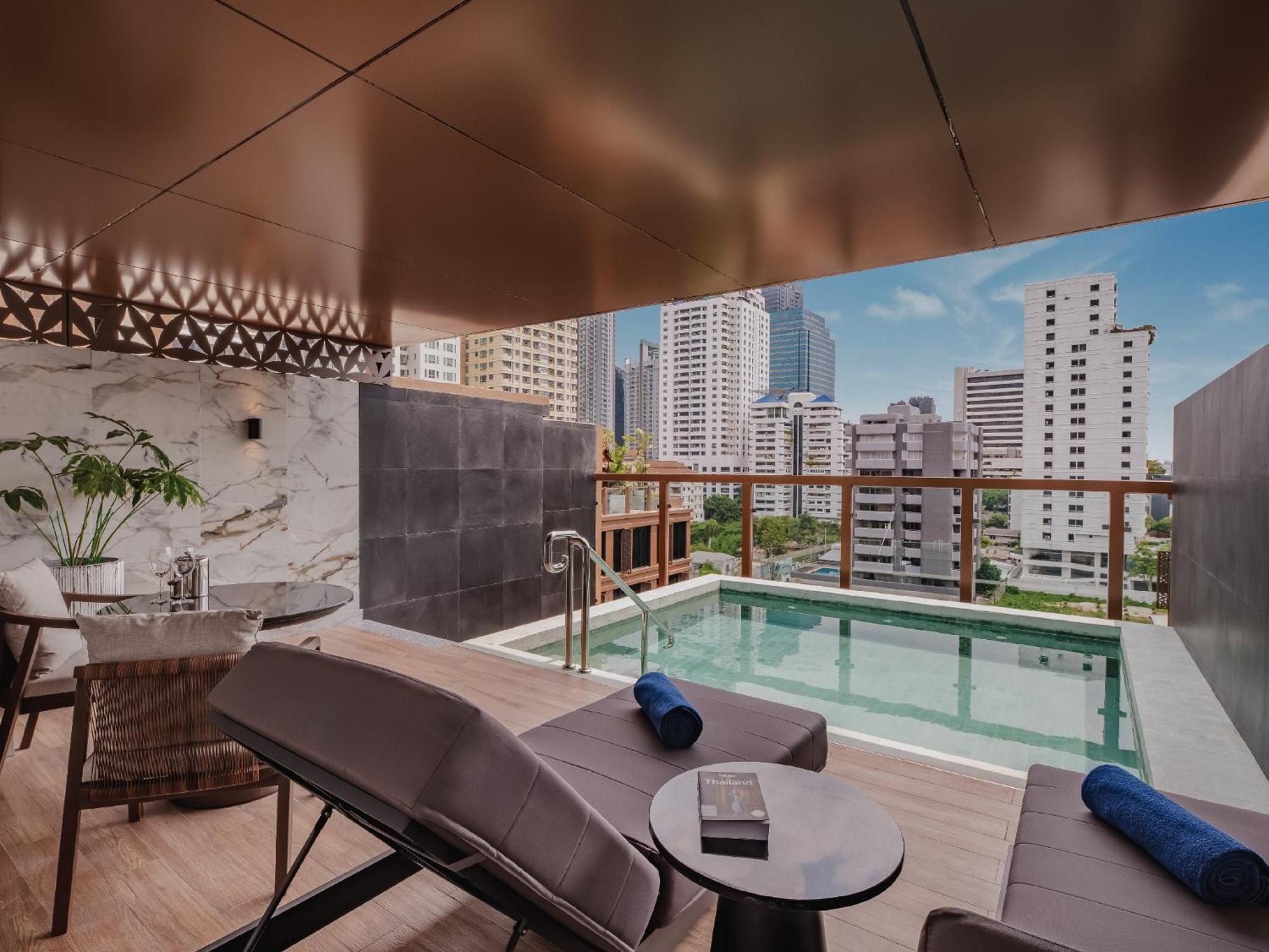 Nysa Hotel Bangkok Sukhumvit 11 Exterior photo The hotel's rooftop pool