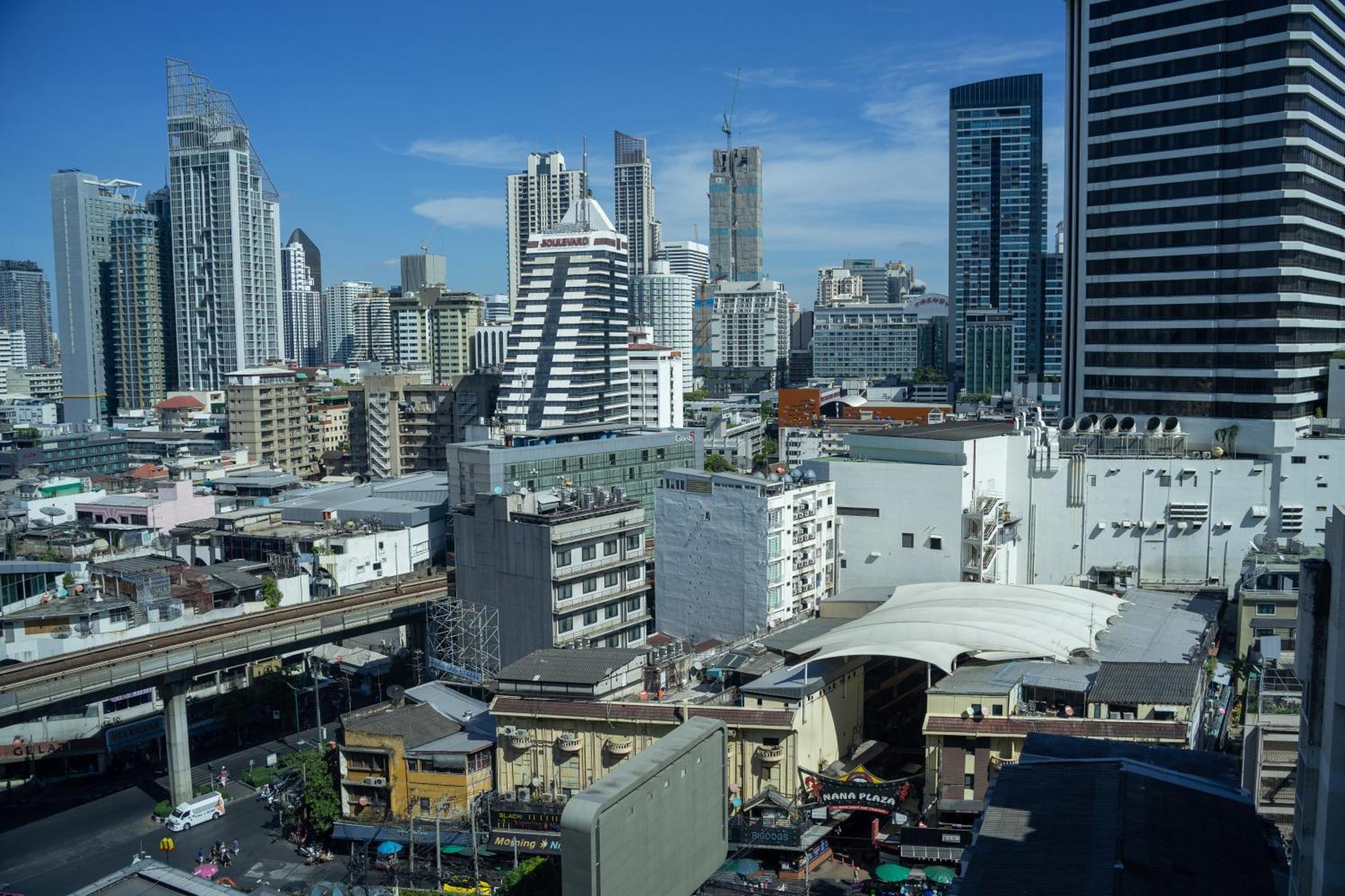 Nysa Hotel Bangkok Sukhumvit 11 Exterior photo San Diego skyline