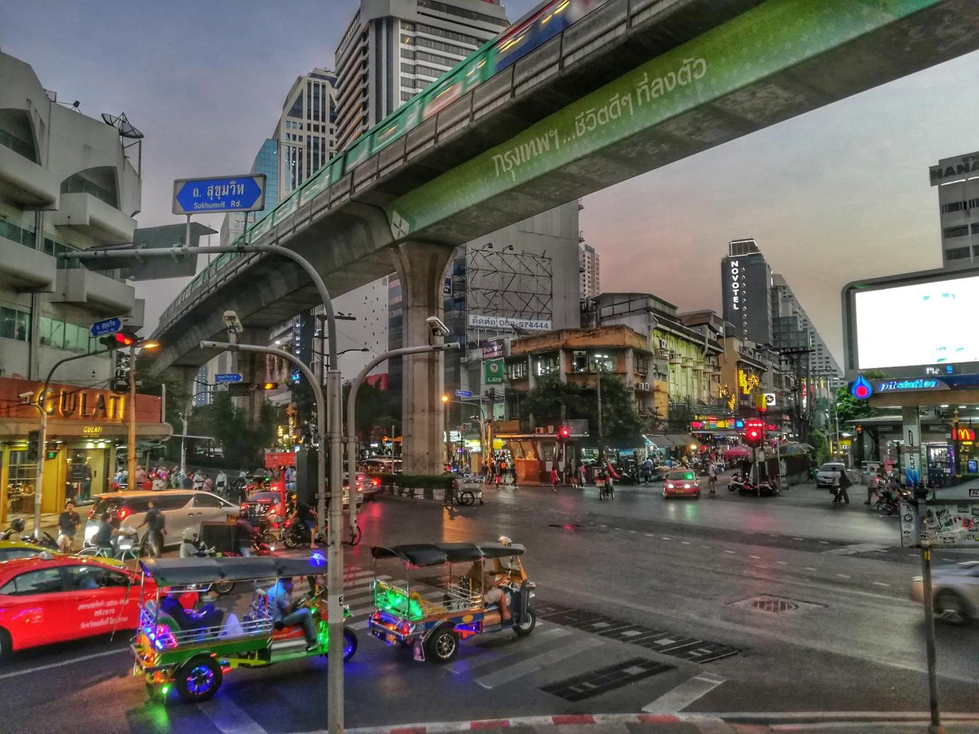 Nysa Hotel Bangkok Sukhumvit 11 Exterior photo The station in 2019